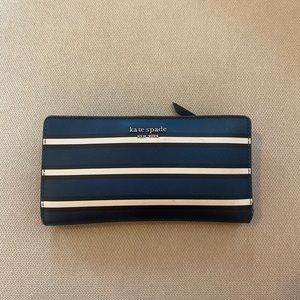 Kate Spade wallet - perfect condition
